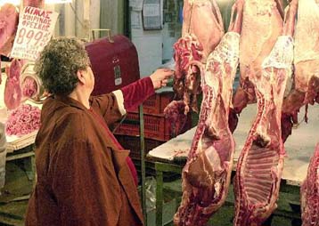 Εντείνονται οι έλεγχοι στα τρόφιμα ζωικής προέλευσης εν όψει των εορτών του Πάσχα