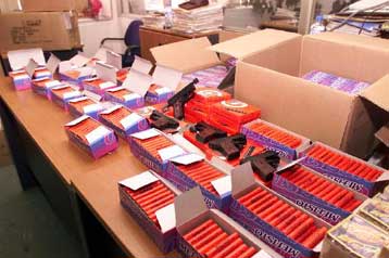 Αυστηρά μέτρα λαμβάνει η ΕΛ.ΑΣ. για τη χρήση και διακίνηση βεγγαλικών το Πάσχα