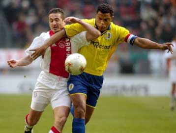 Ο Μαχλάς οδήγησε τον Αγιαξ στο προτελευταίο βήμα για τον τίτλο