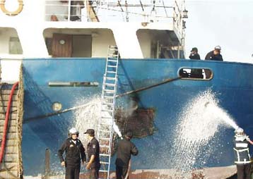 Πυρκαγιά, χωρίς θύματα, σε φορτηγό πλοίο στα ανοιχτά της Τυνησίας