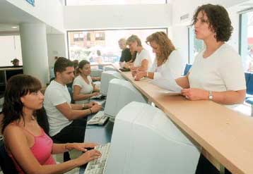 Έως και τα 350 ευρώ κυμαίνεται το «γρηγορόσημο» στις δημόσιες υπηρεσίες