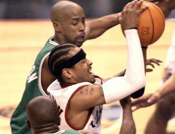 Πόρτλαντ και Γουλβς… τέλος για φέτος – Όρθια η «Φίλι», νίκησε τη Βοστώνη