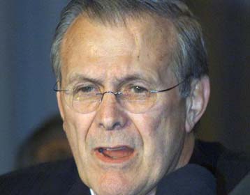 Τα πυρηνικά οπλοστάσια και η αμερικανορωσική σύνοδος στην ατζέντα Ράμσφελντ στη Μόσχα