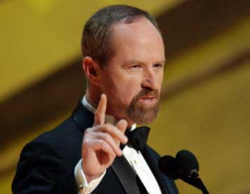 Ξαφνική και χωρίς εξήγηση παραίτηση του προέδρου των Γκράμις, Μάικλ Γκριν