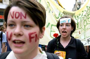 Μέτωπο κατά του Ζαν Μαρί Λεπέν ανοίγει ο καλλιτεχνικός κόσμος της Γαλλίας