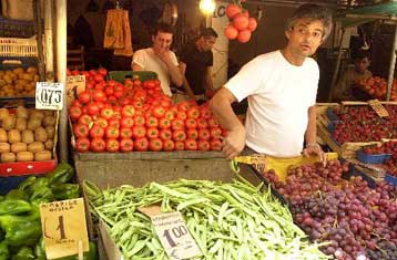 Σημαντική πτώση τιμών παρατηρείται τη Μ.Τετάρτη στα οπωροκηπευτικά