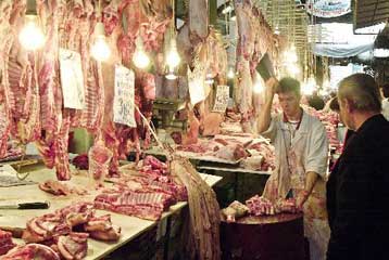 Αυξημένη η κίνηση, κανονικές οι τιμές στη Βαρβάκειο αγορά τη Μ.Πέμπτη