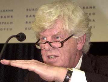 Επεκτάθηκε η μεταποίηση στην ευρωζώνη τον Απρίλιο για πρώτη φορά το τελευταίο έτος