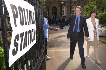 Δημοτικές εκλογές στη Βρετανία με το βλέμμα στην αποχή και την… Ακροδεξιά