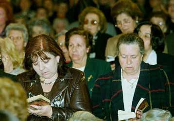 Πιστοί χριστιανοί σε ποσοστό 50,3% δηλώνουν οι Έλληνες