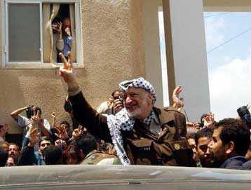 Ανοικτός σε συζήτηση με τον Σαρόν ο Αραφάτ, καθώς οι ΗΠΑ προωθούν διεθνή διάσκεψη