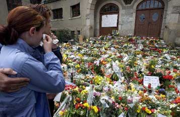 Κώδικα τιμής για τον περιορισμό της βίας στα ΜΜΕ αναζητούν οι Γερμανοί μετά την Ερφούρτη