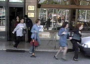 Παραδόθηκε ο ένοπλος που κρατούσε ομήρους σε ξενοδοχείο της Κωνσταντινούπολης