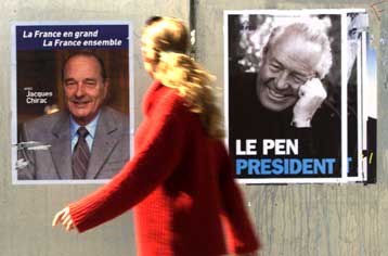 Με προσωπικές αιχμές, Σιράκ και Λεπέν ολοκλήρωσαν την προεκλογική τους εκστρατεία