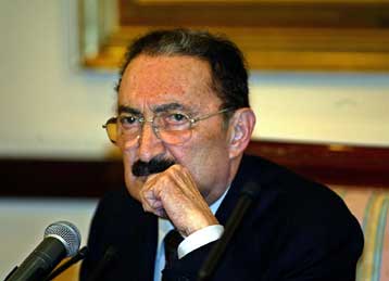 Στο νοσοκομείο εισήχθη εκτάκτως ο Τούρκος πρωθυπουργός