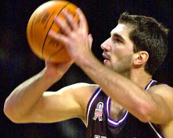 Πιο κοντά στον τελικό της Δύσης οι Κινγκς μετά τη νίκη 108 – 91 επί των Μάβερικς