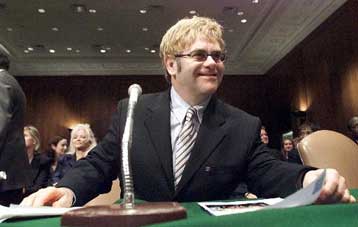 «Μαγνητοσκοπημένος» ο Ε.Τζον στο κοντσέρτο για το Χρυσό Ιωβηλαίο της Ελισάβετ