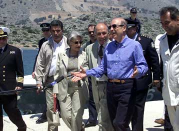 Αποκλείει το ενδεχόμενο πρόωρων εκλογών ο Κώστας Σημίτης – Μήνυμα προς Αγκυρα