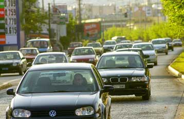 Κορυφώνεται η επιστροφή των εκδρομέων – Ουρές χιλιομέτρων στο Αντίρριο