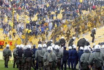 Αποχωρούν από το Χαριλάου οι οπαδοί του Αρη – Κανονικά μάλλον το παιχνίδι με τον ΟΣΦΠ