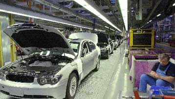 Απρόσμενη πτώση σημείωσε η βιομηχανική παραγωγή στη Γερμανία το Μάρτιο