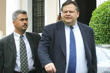Το «πολιτικό πλαίσιο ενεργειών» εν όψει 2004 συζήτησαν Σημίτης – Βενιζέλος