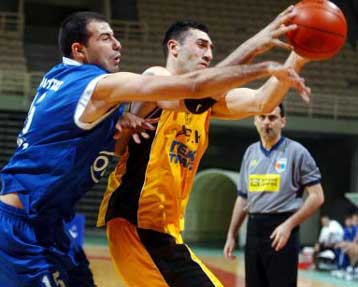 Αγχωτική νίκη για την ΑΕΚ, 77-68 επί του Ηρακλή