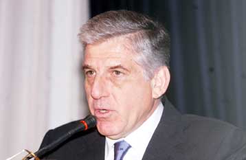 Μη αποδεκτό το κείμενο της Αγκυρας για τον ευρωστρατό, επανέλαβε ο Γ.Παπαντωνίου