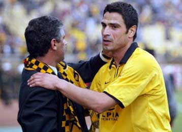 Ανακοίνωσε τη… φυγή του ο Ζήκος από την ΑΕΚ-Δάκρυσε ο Χαριστέας