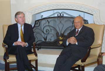 Λύση του Κυπριακού πριν την ένταξη στην ΕΕ, εύχεται ο πρόεδρος του ευρωκοινοβουλίου