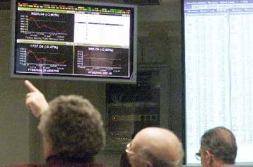 Στις 2.300 μονάδες «σκαρφαλώνει» το ΧΑΑ την Πέμπτη