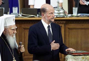 Στην Ελλάδα φθάνει ο πρωθυπουργός της Βουλγαρίας Συμεών για επίσκεψη στο Αγιον Όρος