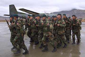 Συνάντηση στρατιωτικών για την ανάληψη από την Τουρκία της διοίκησης της ISAF