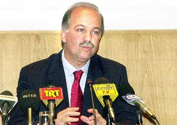 Αυστηροί περιορισμοί και έλεγχοι στις δαπάνες του δημόσιου τομέα από το 2003