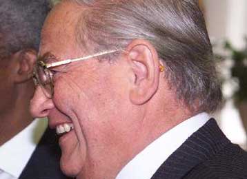 Σταθερά στο 4% τα βρετανικά επιτόκια με στόχο την ανάκαμψη