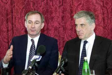 Καμία υποχώρηση από τους Βρετανούς στο κείμενο για τον ευρωστρατό