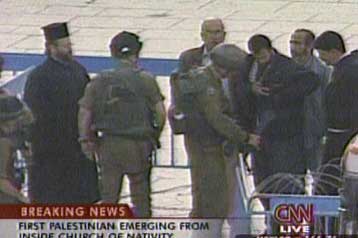 Αρχισε η αποχώρηση των Παλαιστινίων από το Ναό της Γεννήσεως στη Βηθλεέμ