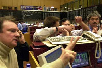 Χαμηλότερα υποχωρούν τα ευρωπαϊκά χρηματιστήρια την Παρασκευή – Πτώση 0,88% στο Τόκιο