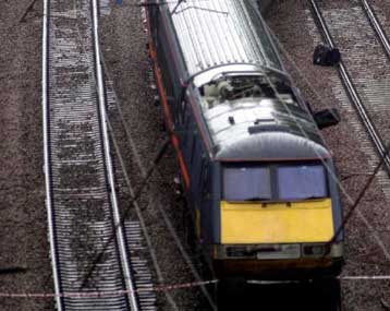 Εκτροχιασμός τρένου στη Βρετανία με επτά νεκρούς και δεκάδες τραυματίες