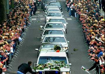 Σε κλίμα συγκίνησης εψάλη η νεκρώσιμος ακολουθία του Π.Φορτέιν στο Ρότερνταμ