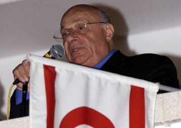 Στις απειλές περί προσάρτησης των κατεχομένων επανέρχεται ο Ντενκτάς