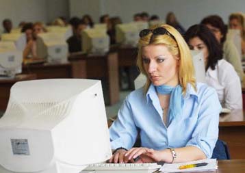 Δεν αλλάζουν εύκολα δουλειά οι Έλληνες, αναφέρει η Eurostat