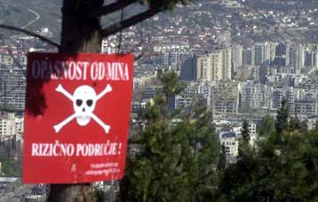 Η SFOR ανακάλυψε περίπου 75 τόνους οβίδων όλμου στο Μόσταρ