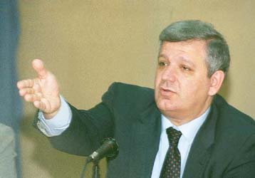 Αφήνουμε όλα τα λουλούδια να ανθίσουν, απάντησε στον Πάγκαλο ο κυβερνητικός εκπρόσωπος