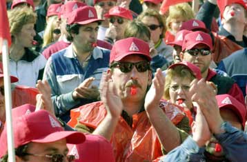 Ανησυχεί η γερμανική κυβέρνηση για τις απεργιακές κινητοποιήσεις της IG Metall