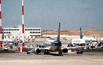 Η Ολυμπιακή αποσύρει όλα τα Boeing 737-200 έως το φθινόπωρο