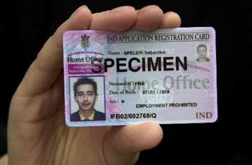 Ευάλωτες στα φωτογραφικά φλας οι «έξυπνες» κάρτες, υποστηρίζουν Βρετανοί επιστήμονες