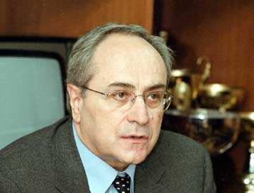 Έντονα ενοχλημένος από την τακτική της ΝΔ, δηλώνει ο Ν.Κωνσταντόπουλος