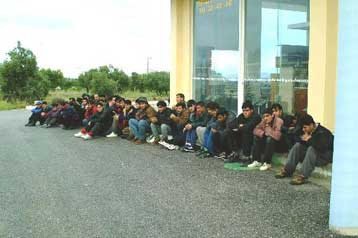 Σκάφος με 88 λαθρομετανάστες εντόπισαν σκάφη του Λιμενικού