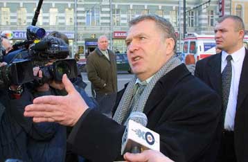 Ποινικοποίηση της γυναικείας ομοφυλοφιλίας ζητά ο Ρώσος υπερεθνικιστής Βλ.Ζιρινόφσκι